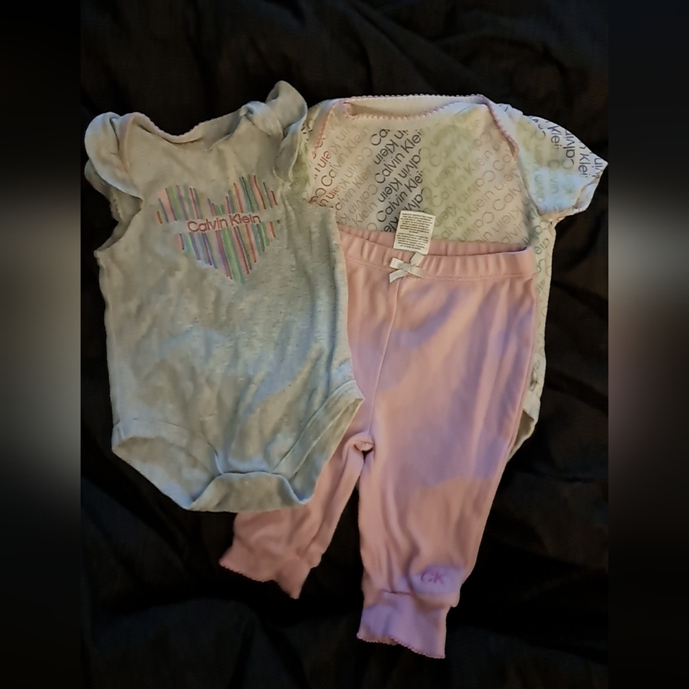 Calvin Klein onesies with matching pink pants, baby girl 0-3 months